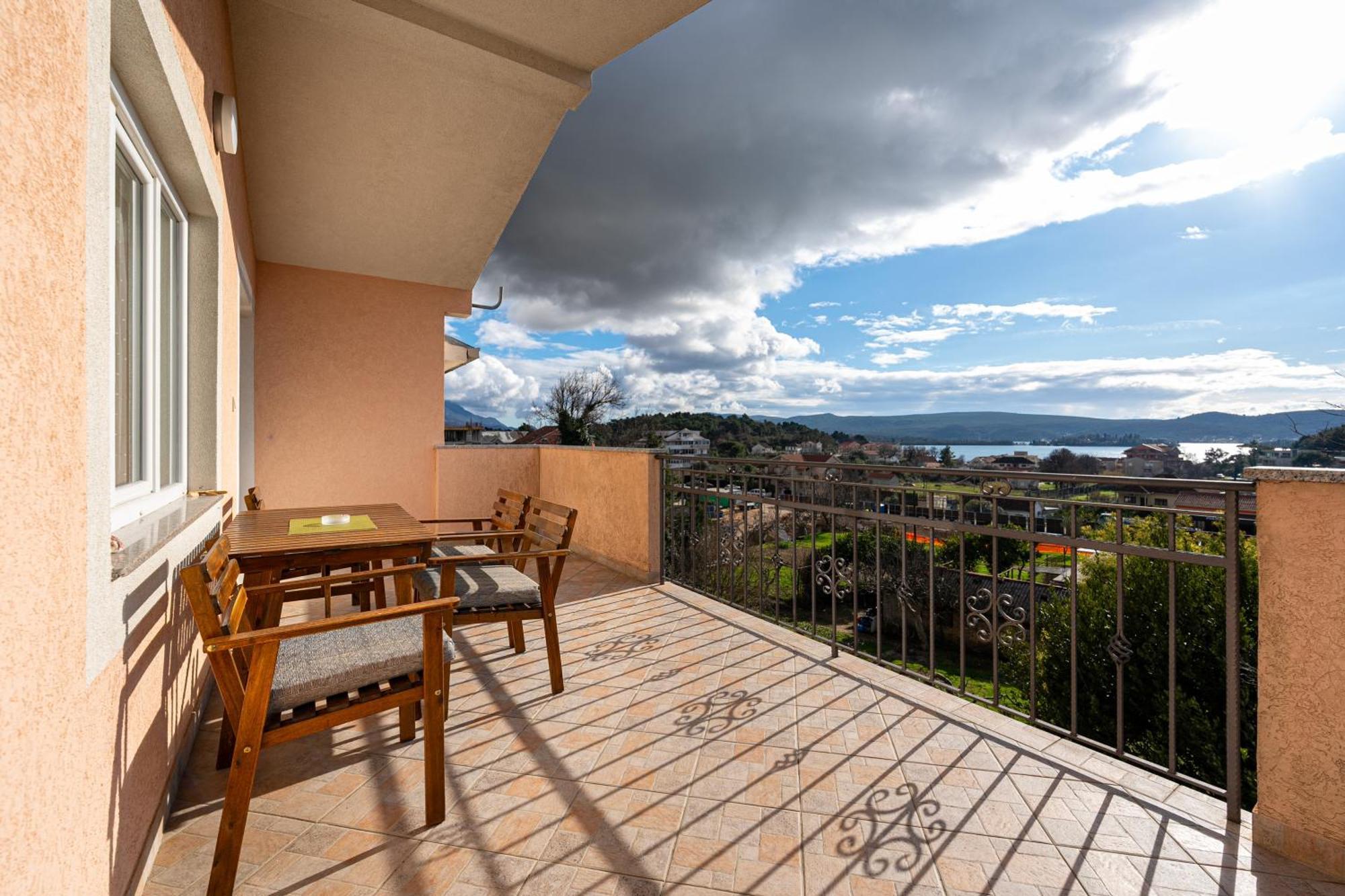 Vladivostok Apartments Tivat Zewnętrze zdjęcie